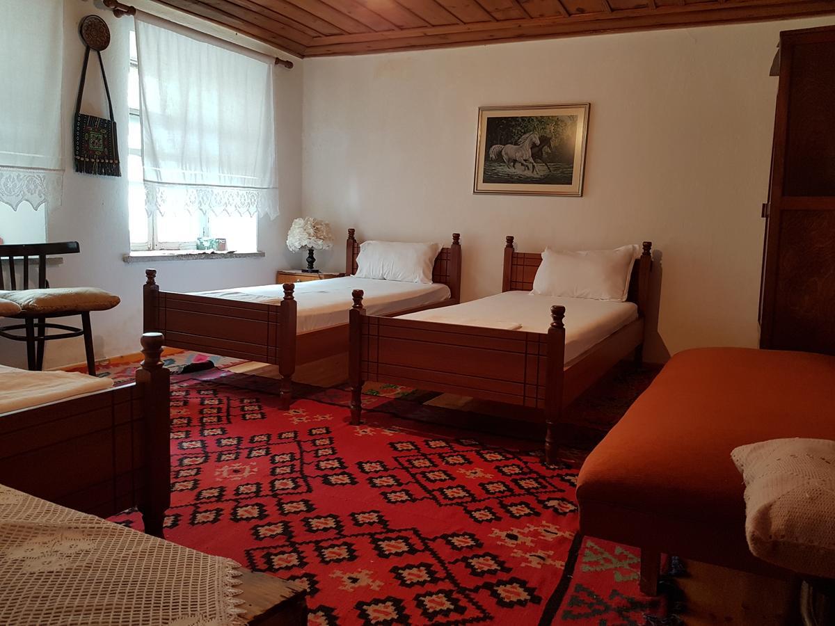 Eva Guesthouse Gjirokastra Kültér fotó